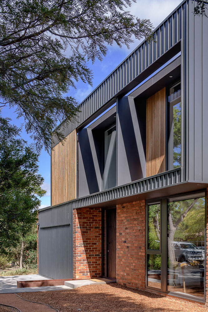 AB House, Hackett Canberra, by Ben Walker Architects, Photography by The Guthrie Project