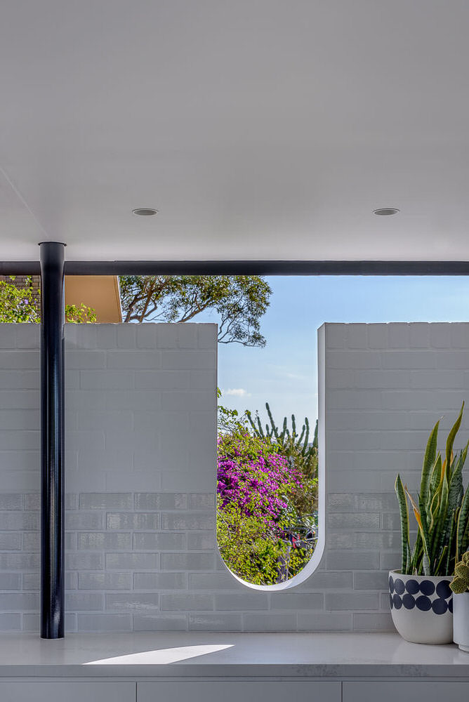 Newport Cabana, by Carter Williamson Architects