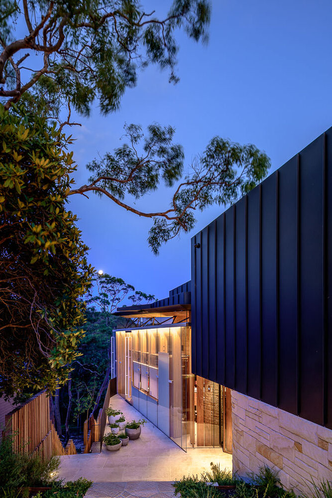 Sugarloaf Mountain House, Castlecrag by James Fitzpatrick. Photography by The Guthrie Project