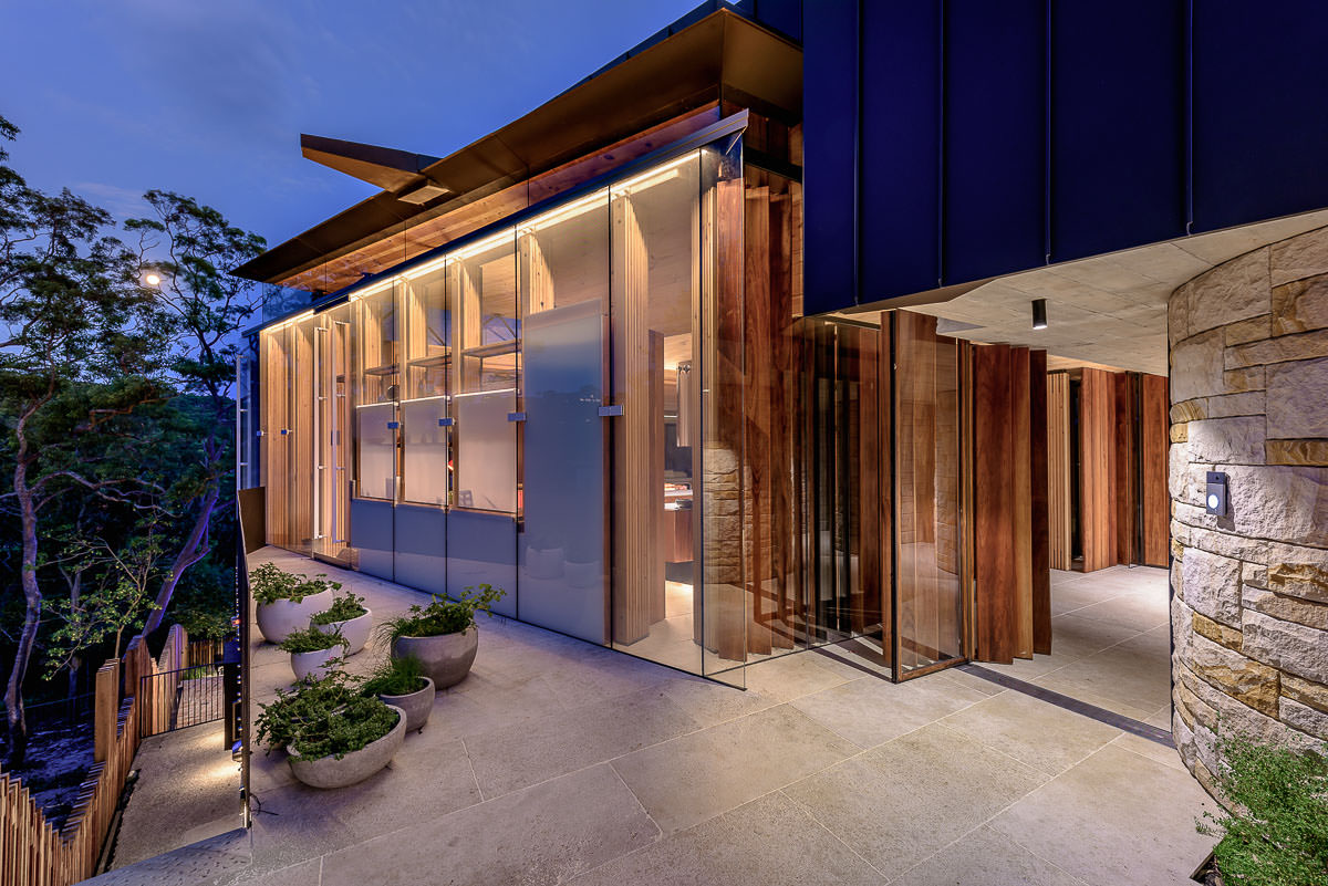 Sugarloaf Mountain House, Castlecrag by James Fitzpatrick. Photography by The Guthrie Project