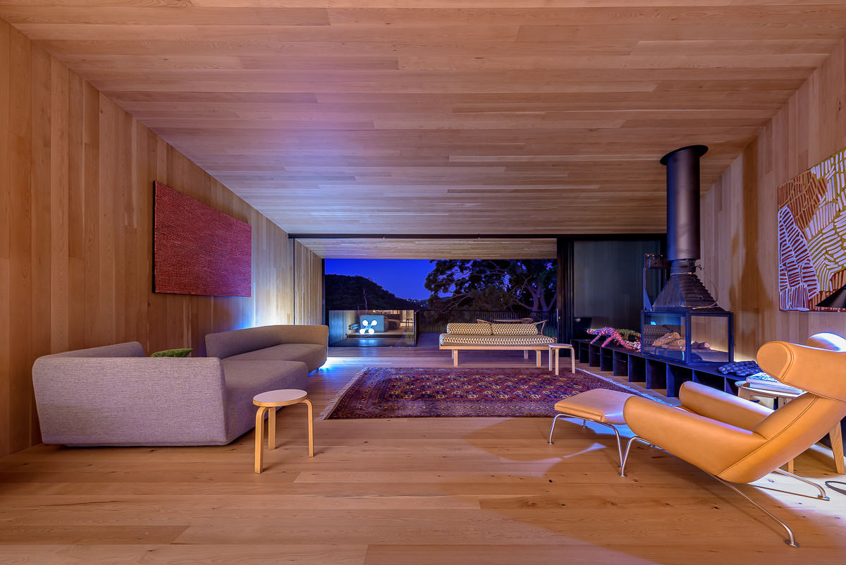 Sugarloaf Mountain House, Castlecrag by James Fitzpatrick. Photography by The Guthrie Project