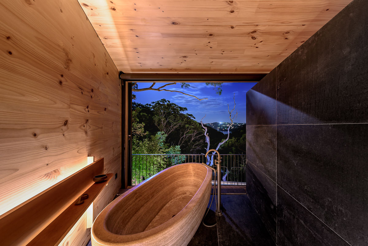 Sugarloaf Mountain House, Castlecrag by James Fitzpatrick. Photography by The Guthrie Project