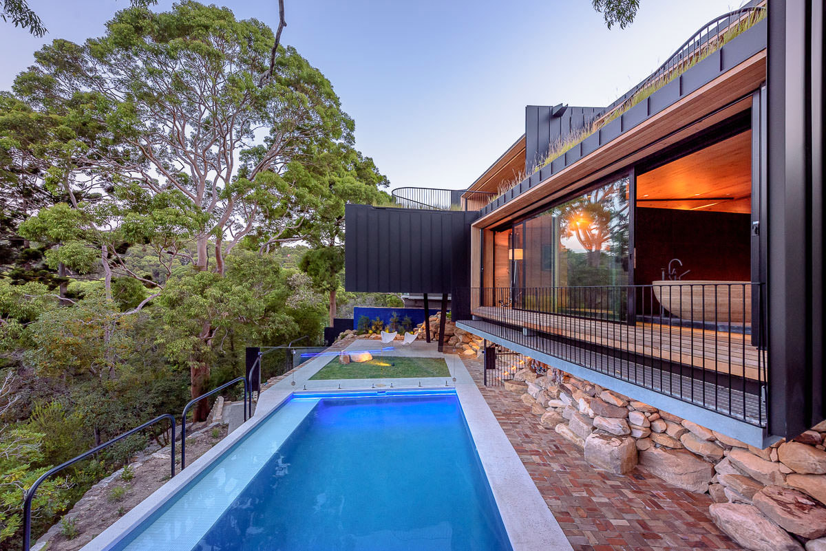 Sugarloaf Mountain House, Castlecrag by James Fitzpatrick. Photography by The Guthrie Project