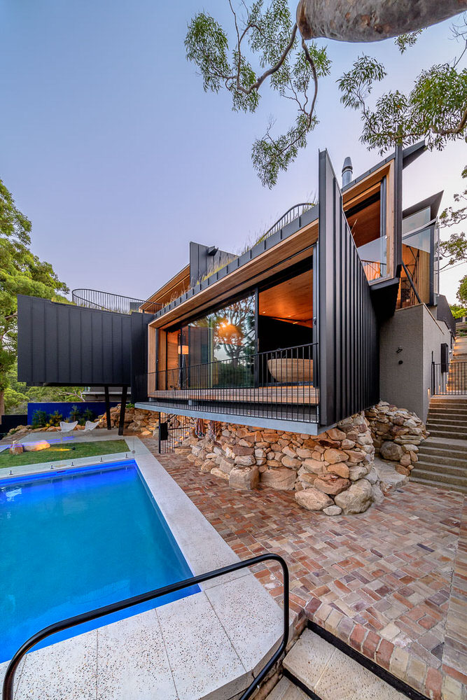 Sugarloaf Mountain House, Castlecrag by James Fitzpatrick. Photography by The Guthrie Project