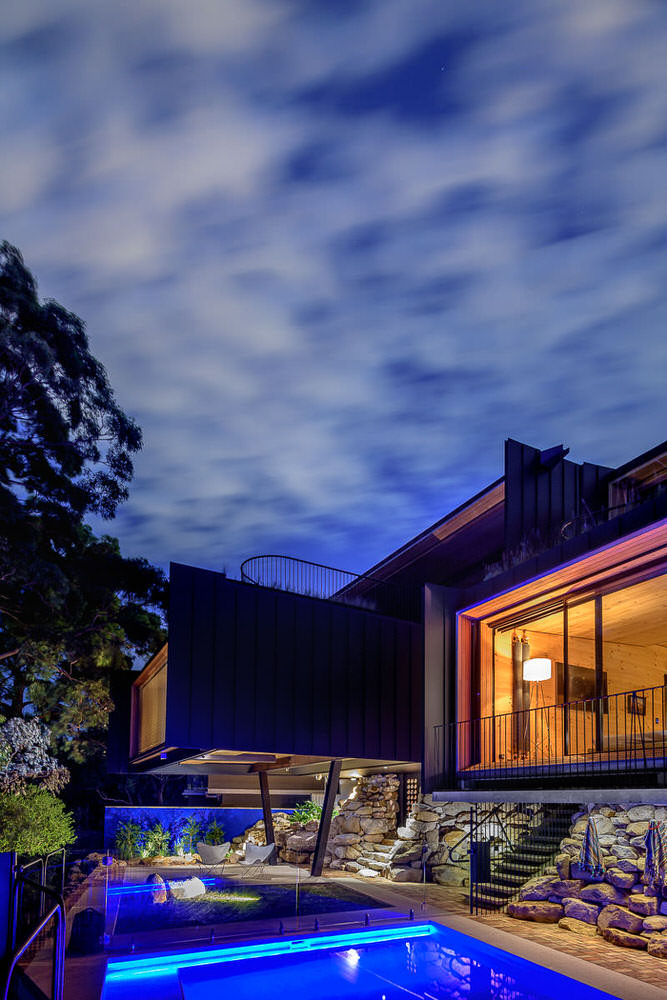 Sugarloaf Mountain House, Castlecrag by James Fitzpatrick. Photography by The Guthrie Project