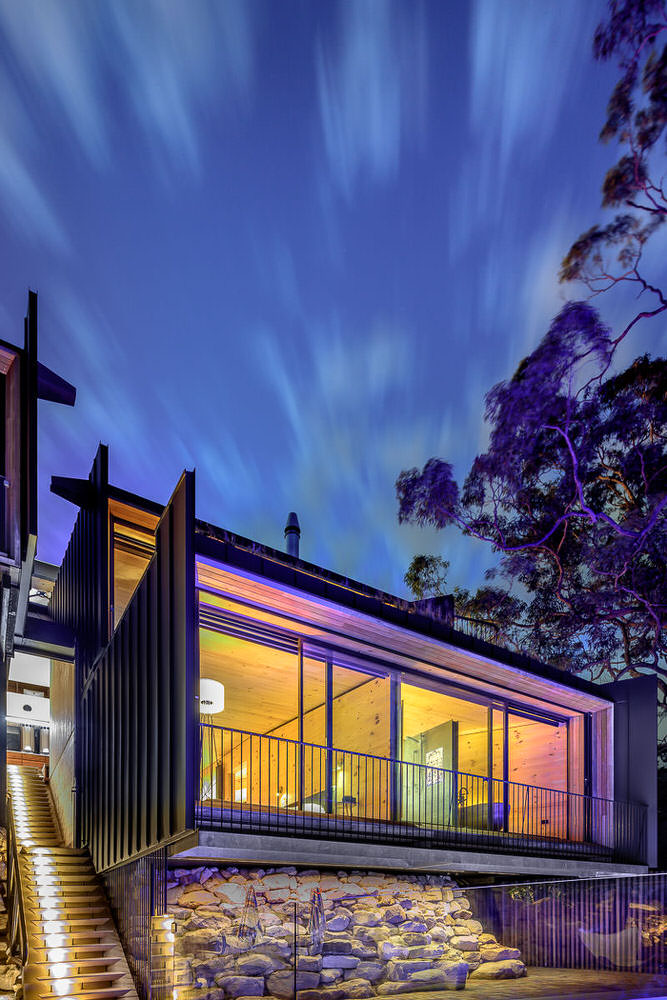 Sugarloaf Mountain House, Castlecrag by James Fitzpatrick. Photography by The Guthrie Project