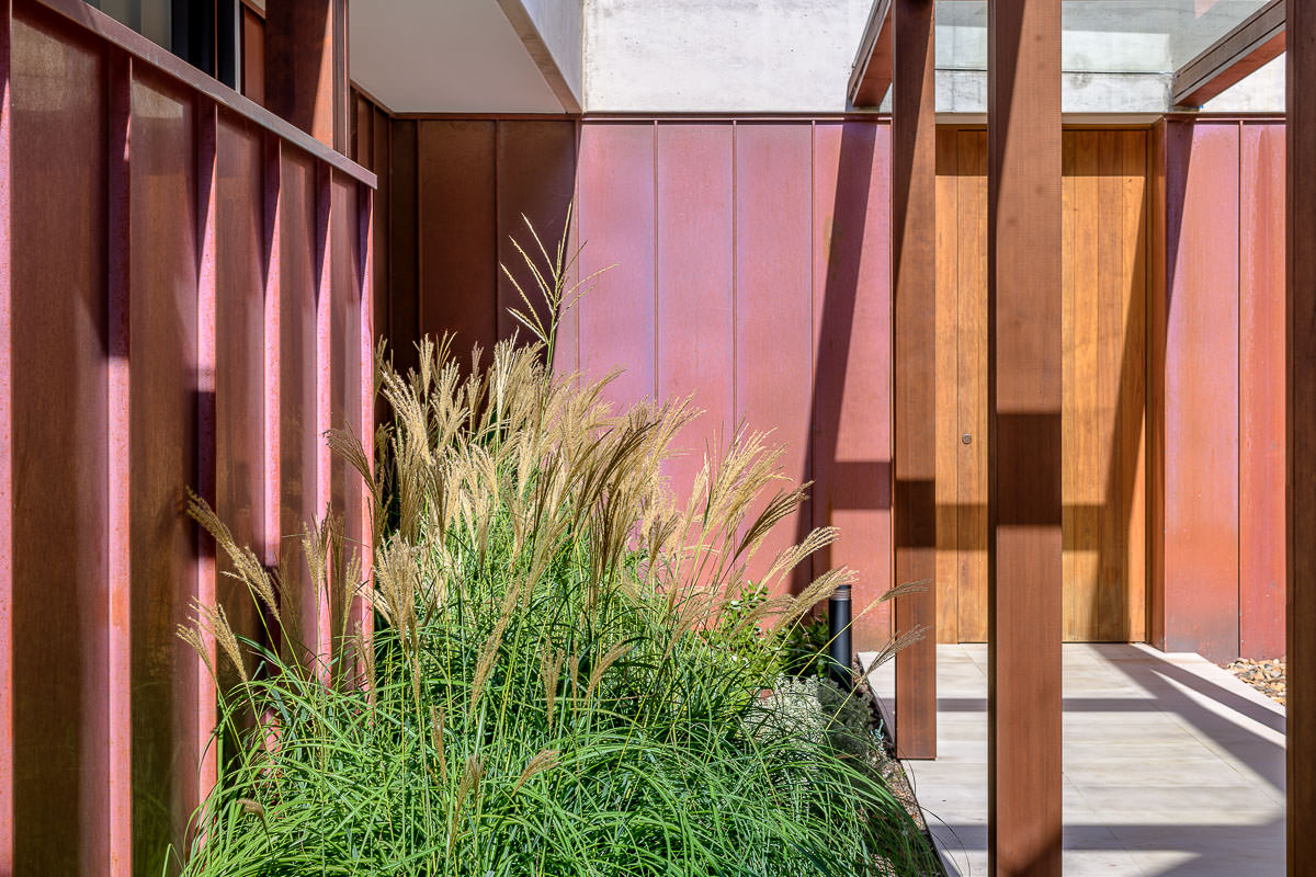 Linden Way Castelcrag House, by Les Parker Construction, Virginia Kerridge Architect, The Guthrie Project
