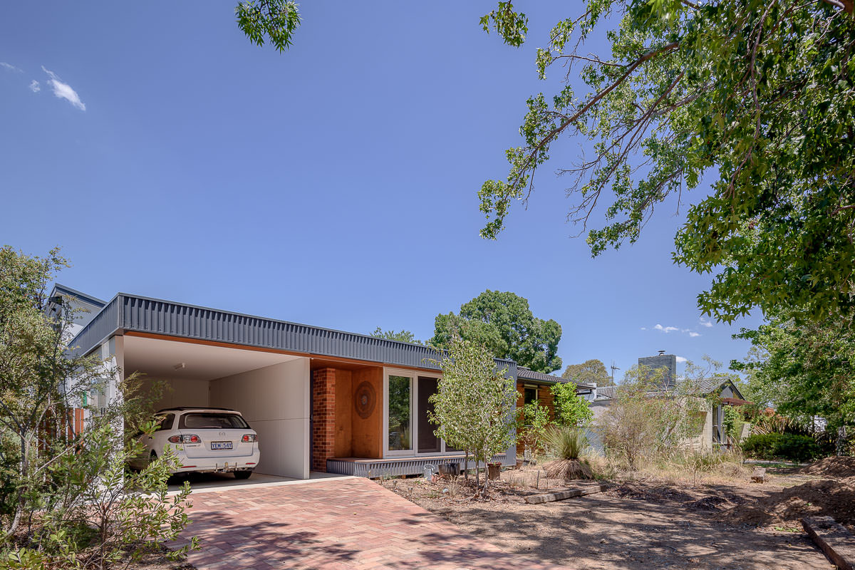 Downer Guvvie House Canberra, by MaKo Architecture, Photography by The Guthrie Project.