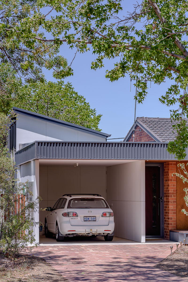 Downer Guvvie House Canberra, by MaKo Architecture, Photography by The Guthrie Project.