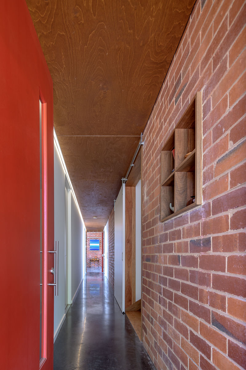 Downer Guvvie House Canberra, by MaKo Architecture, Photography by The Guthrie Project.