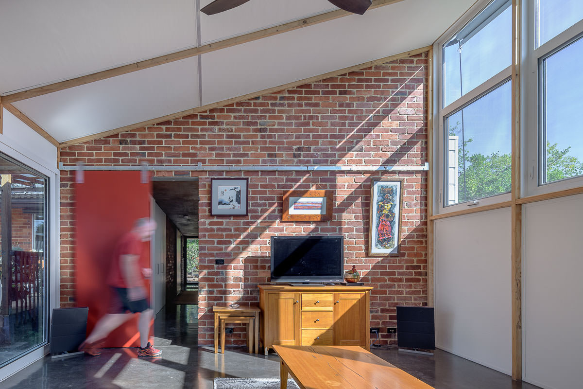 Downer Guvvie House Canberra, by MaKo Architecture, Photography by The Guthrie Project.