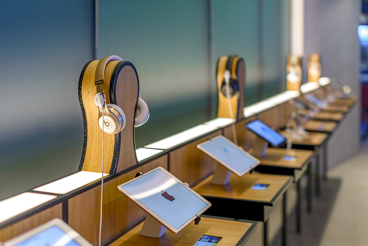 Optus Store, George Street, by Unita Constructions