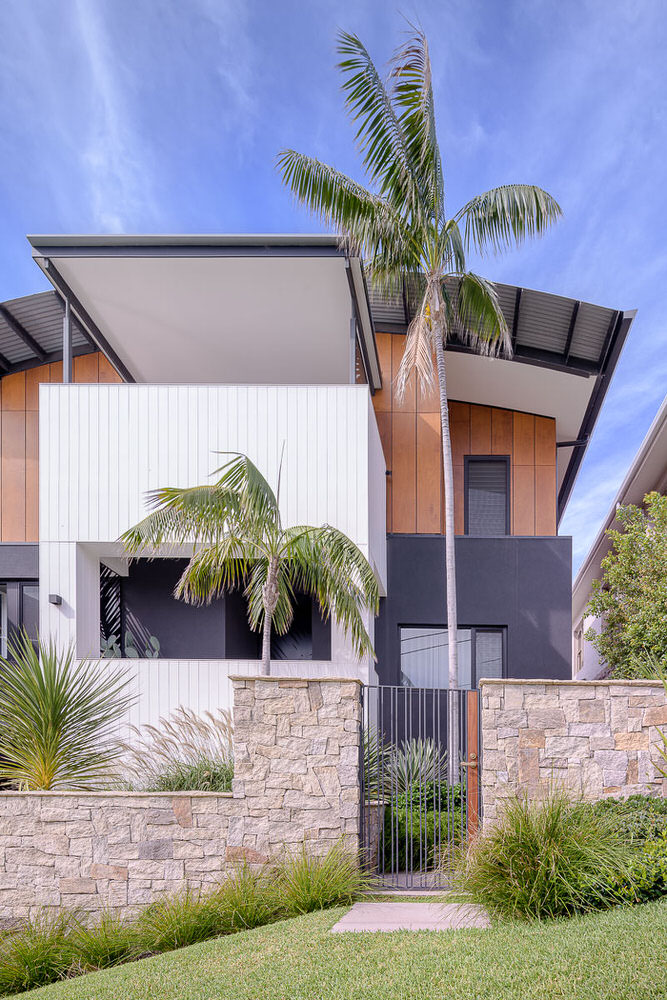 Coogee Duplex, by Natalie Sciberras Architect. Photography by The Guthrie Project