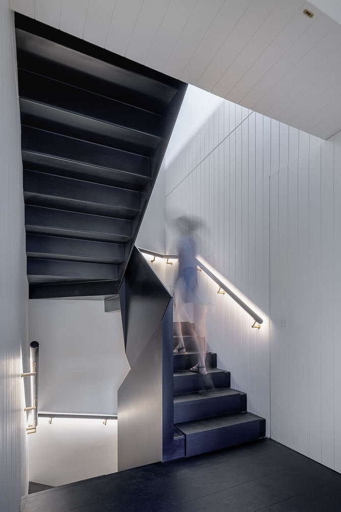 Coogee Duplex, by Natalie Sciberras Architect. Photography by The Guthrie Project