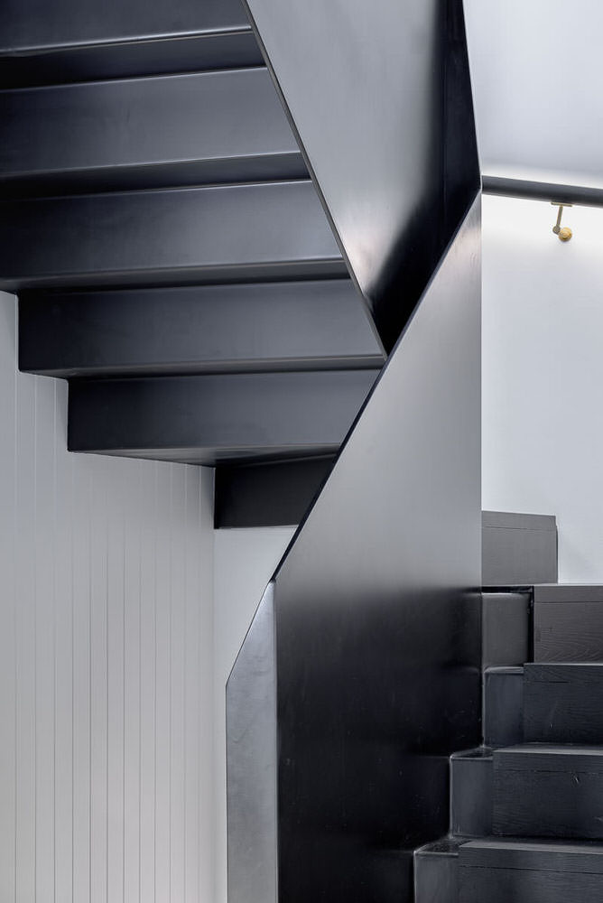 Coogee Duplex, by Natalie Sciberras Architect. Photography by The Guthrie Project