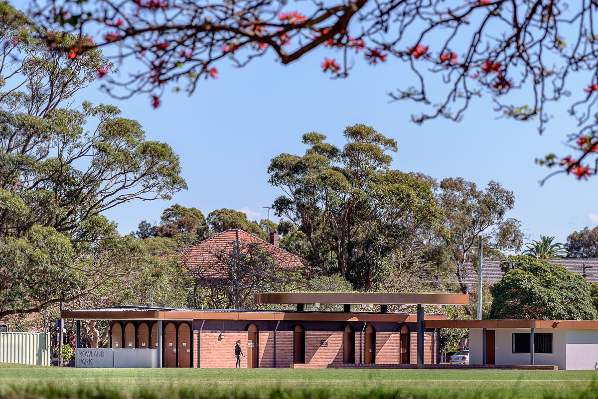 Rowland Park Amenities, Daceyville, by Smith Tzannes Architects