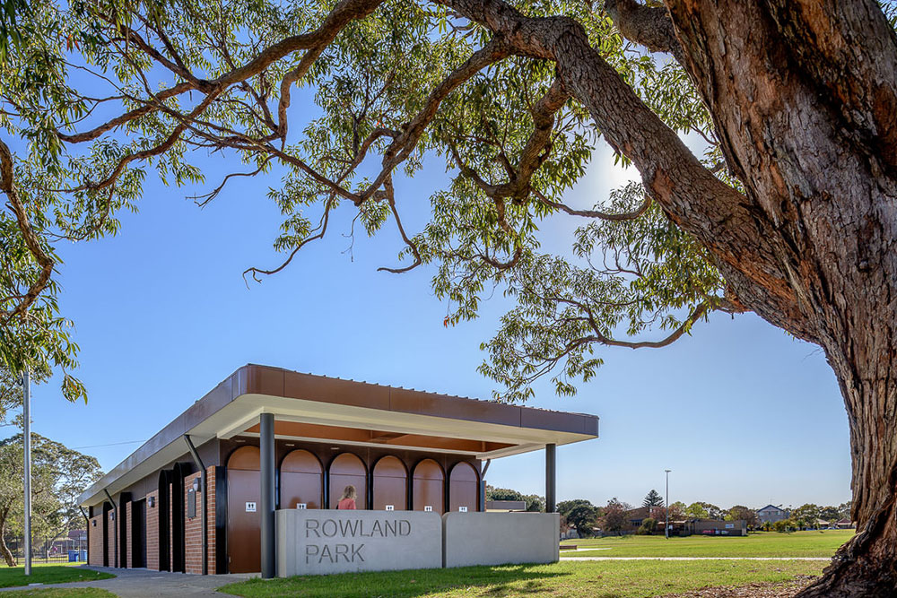 Rowland Park Amenities, Daceyville, by Smith Tzannes Architects