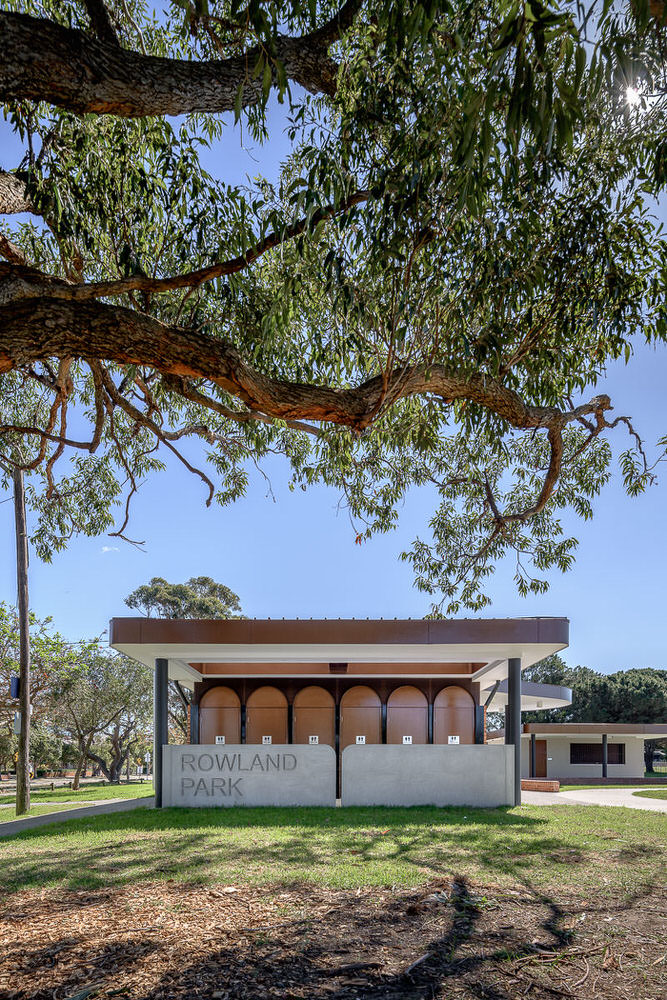 Rowland Park Amenities, Daceyville, by Smith Tzannes Architects