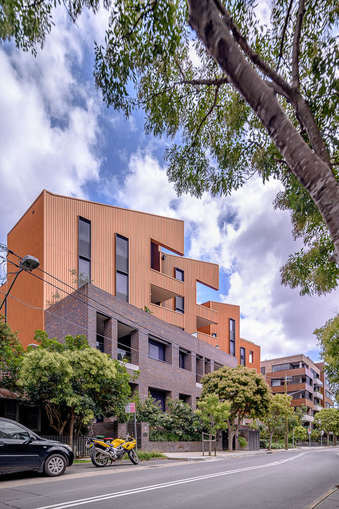 Luxe On Eve Apartments, by Smith Tzannes Architects. Photography by The Guthrie Project