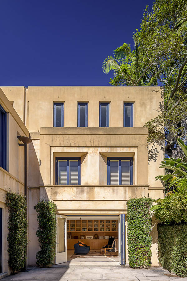 Paddington Courtyard House, by Tzannes