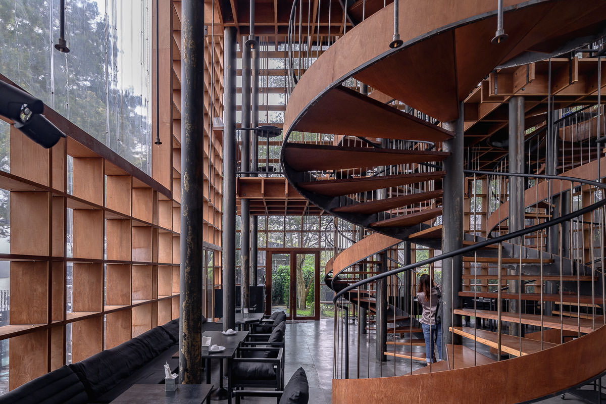  The Wine, Ayutthaya, by Boonserm Premthada, Bangkok Project Studio, Architectural Photography by The Guthrie Project.